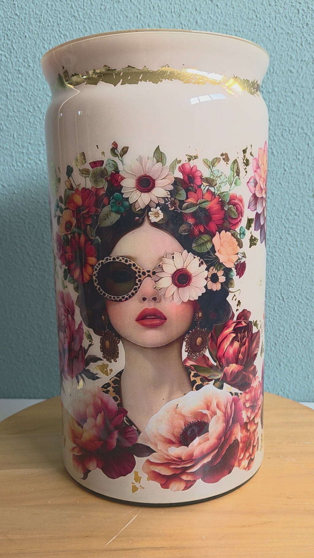 Vaas "madame Bloom"