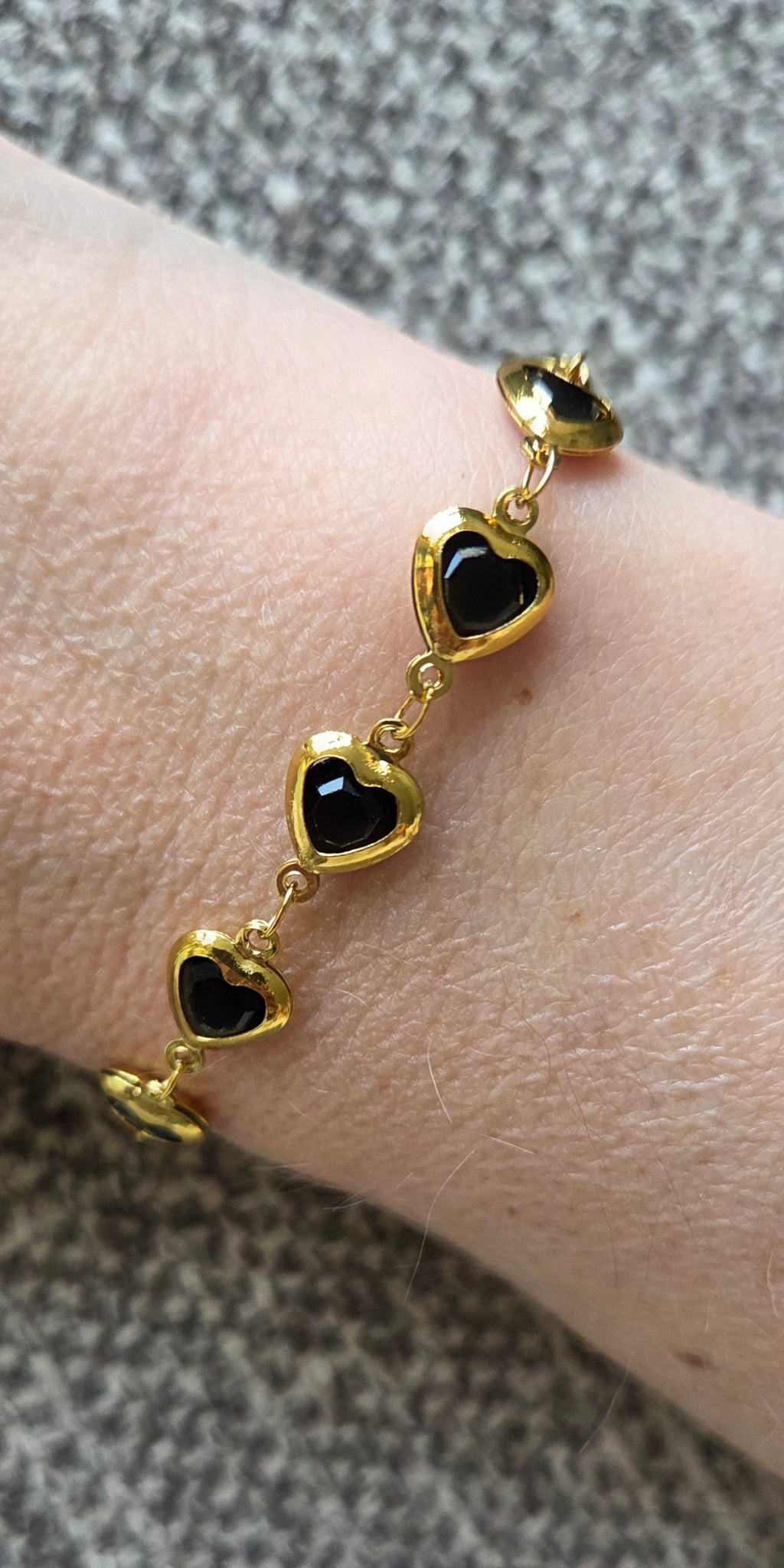 Heart Gem Bracelet - black or pink