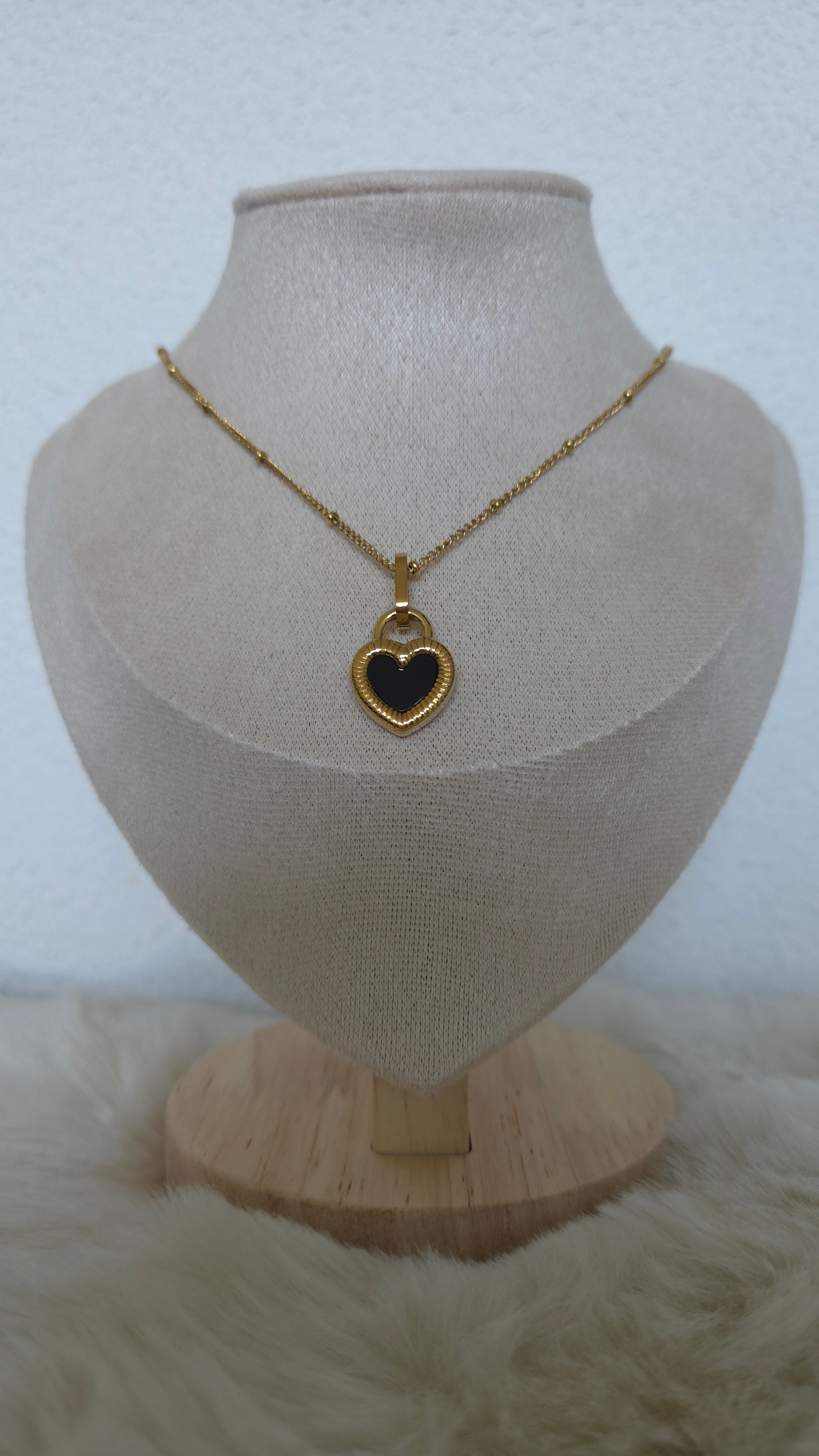 Two-Tone Heart Necklace – Reversible (Zwart & Wit)