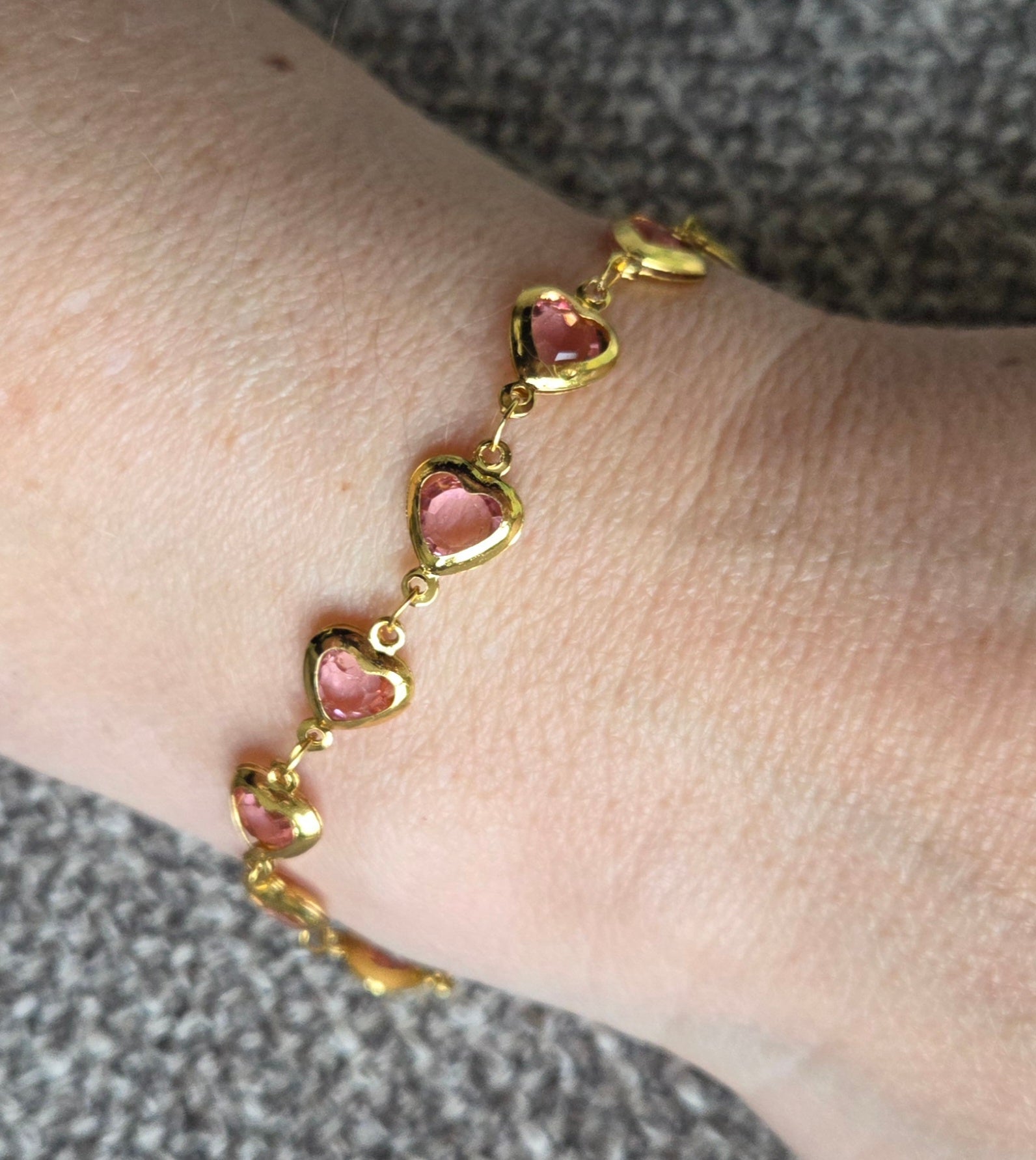 Heart Gem Bracelet - black or pink