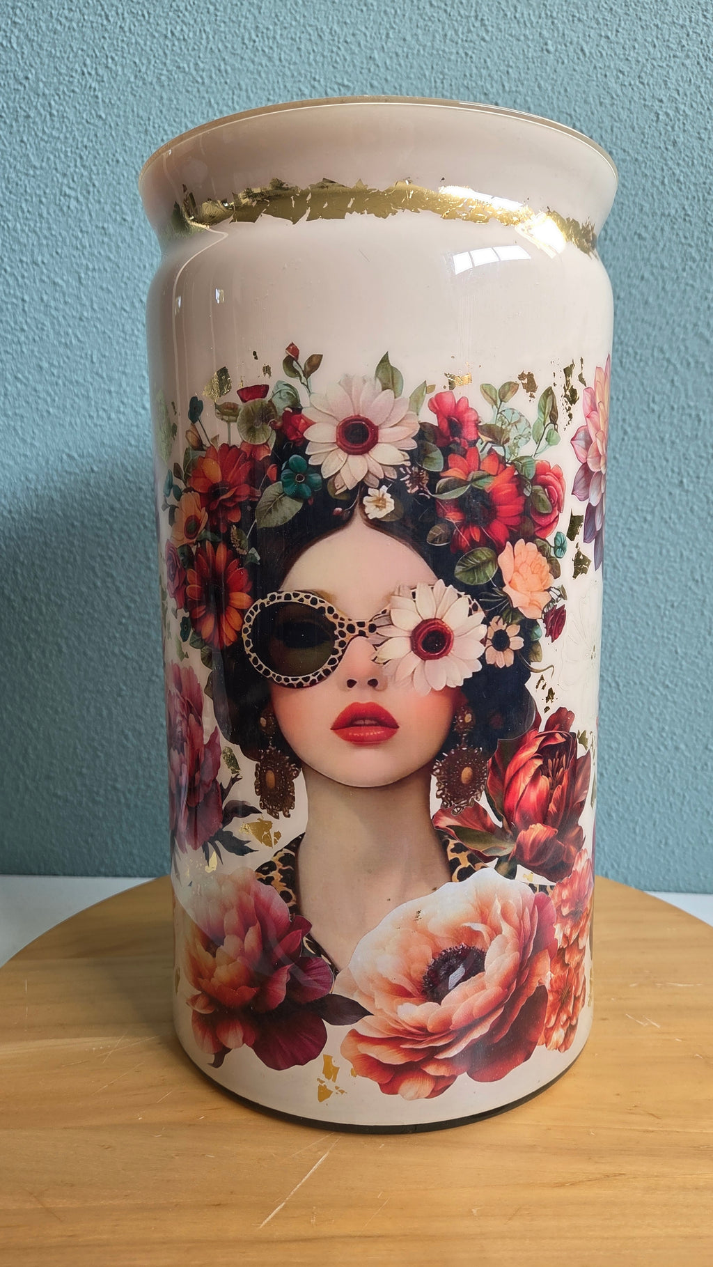 Vaas "madame Bloom"