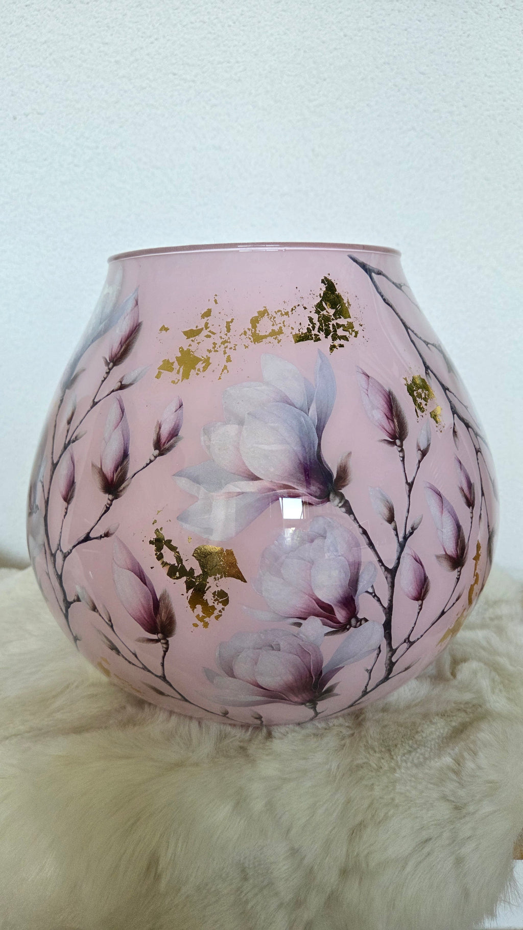 Vaas - "Magnolia Blush"